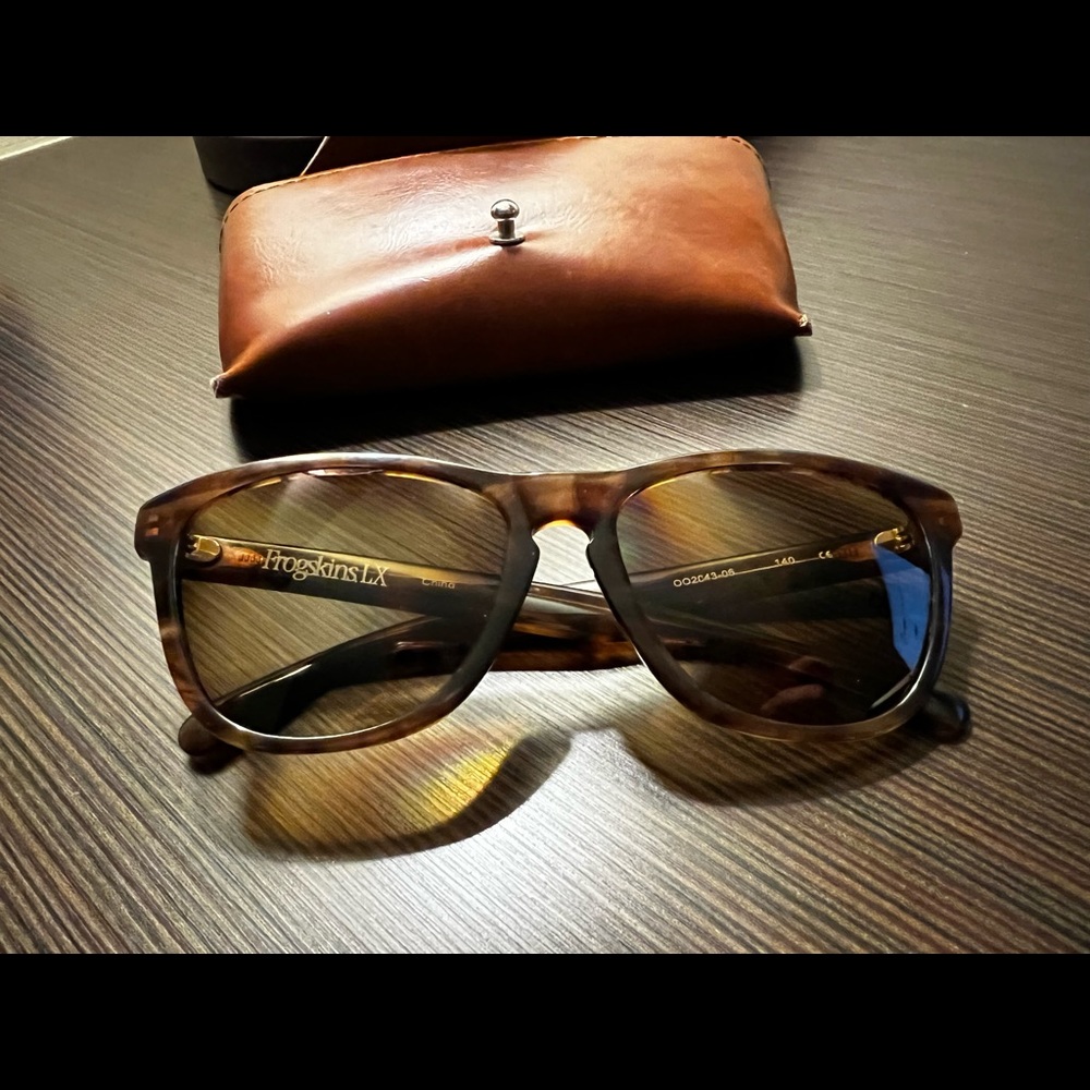 OAKLEY Frogskins LX Tortoise with polarized lenses